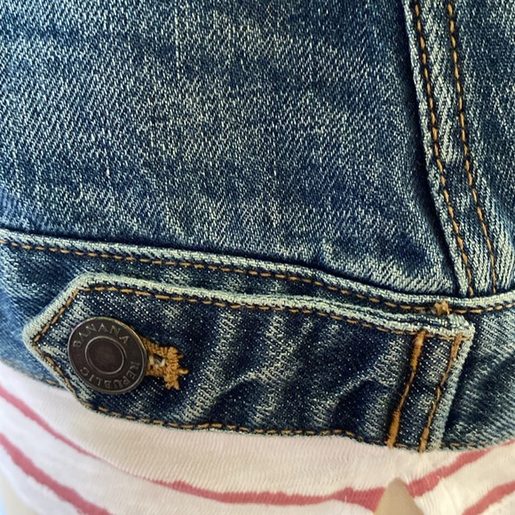 Banana Republic Jean Jacket size medium - Picture 11 of 11